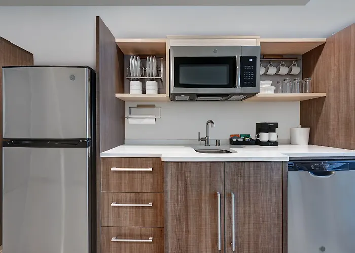 Отель Home2 By Hilton Chicago 3*